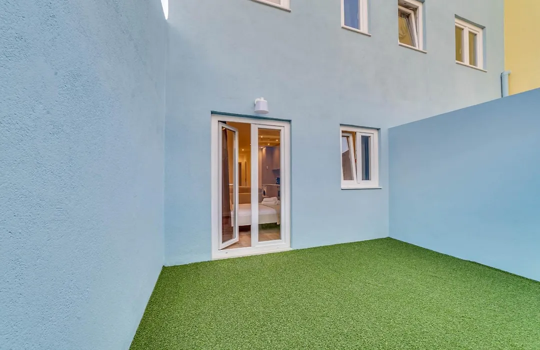 Blue Charm - Campolide Apartments-1