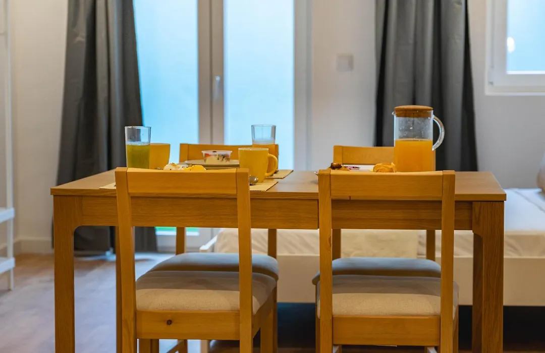 Blue Charm - Campolide Apartments-1