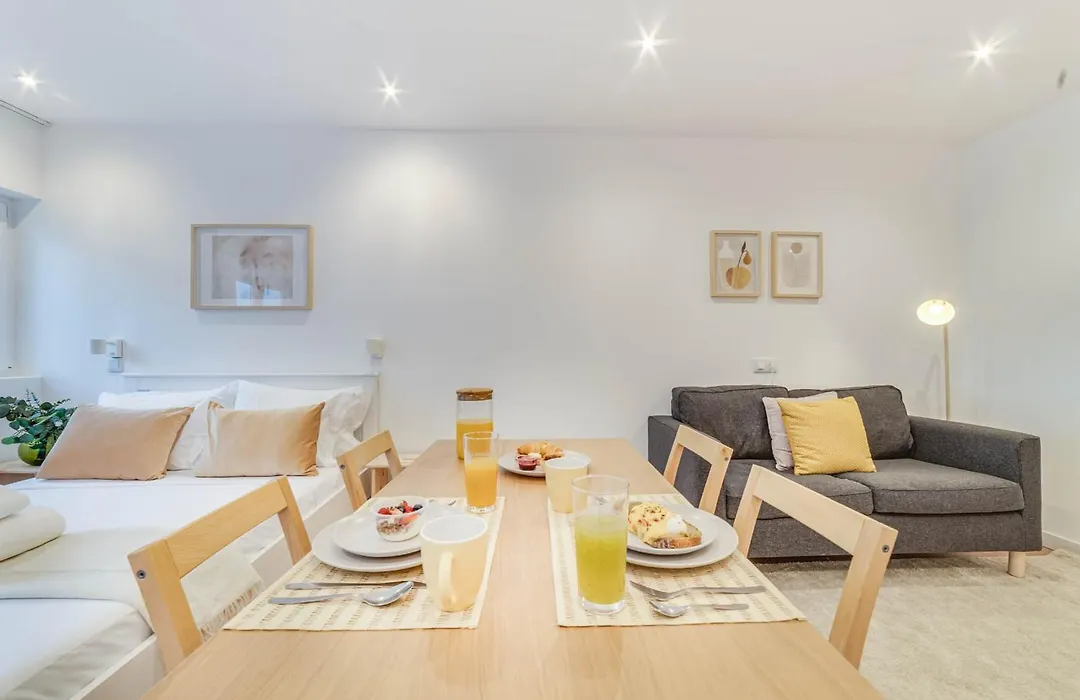 Blue Charm - Campolide Apartments-1