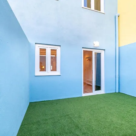 Blue Charm - Campolide Apartments-2